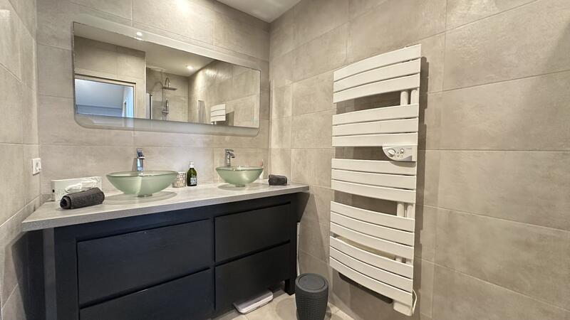 Appartement - 100 m² - 3 pièces