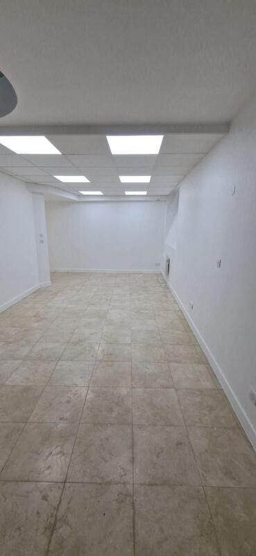 Local commercial - 93 m²