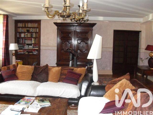 Maison - 420 m² - 10 pièces