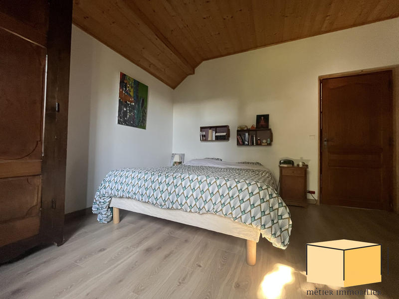 Villa - 215 m² - 8 pièces