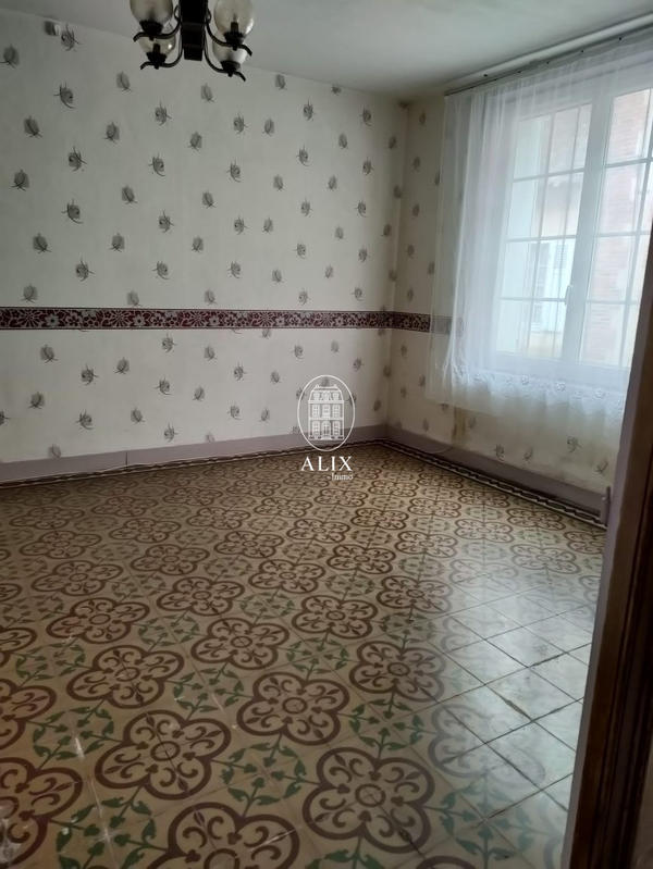 Maison - 104 m² - 7 pièces