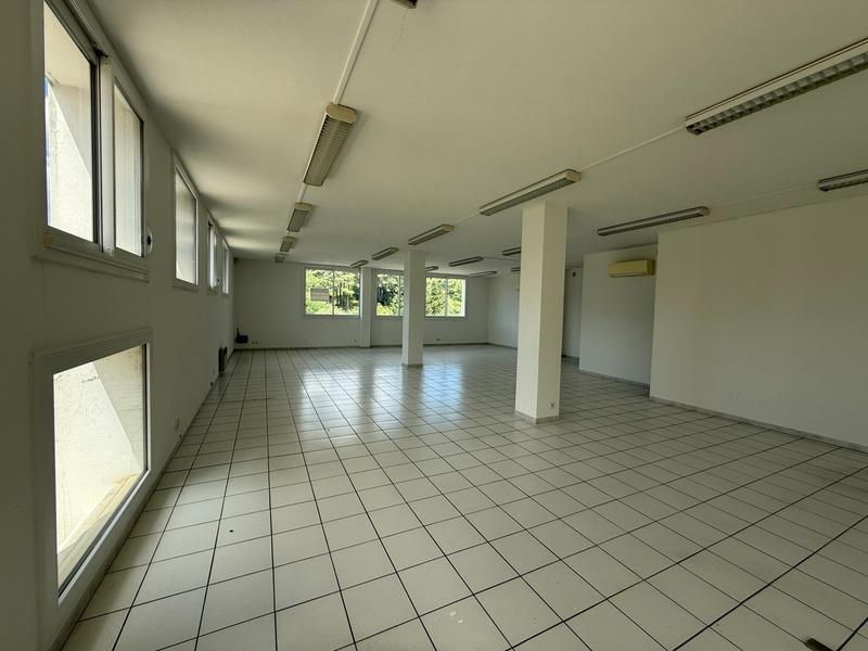 Bureau - 567 m² - 10 pièces