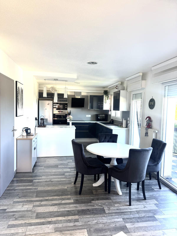 Appartement - 121 m² - 5 pièces