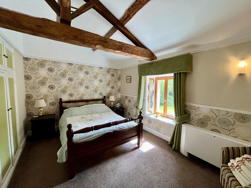 Maison - 261 m² - 7 pièces