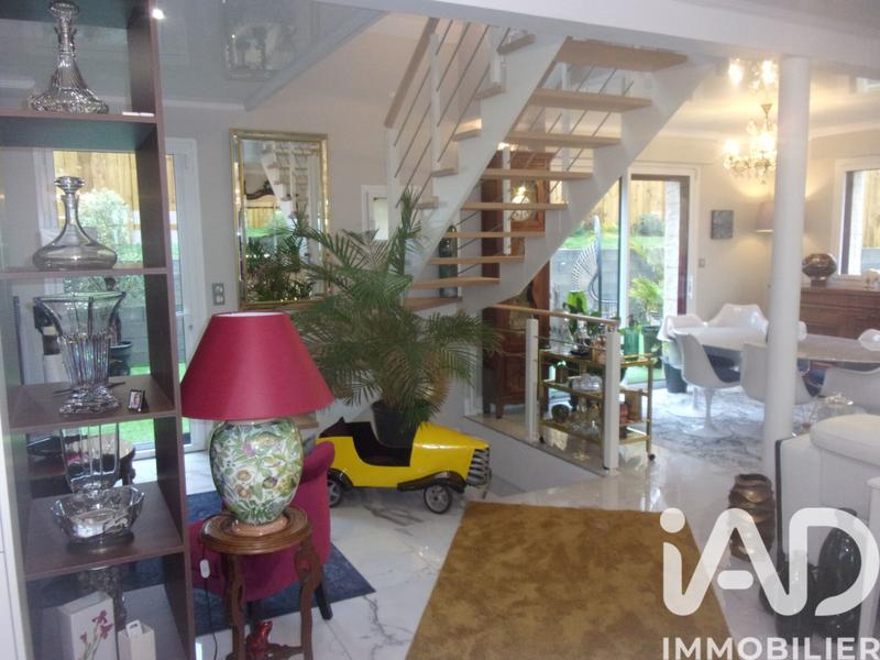 Maison - 283 m² - 10 pièces