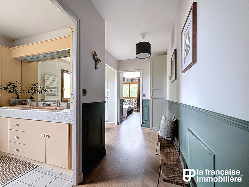 Maison - 230 m² - 8 pièces