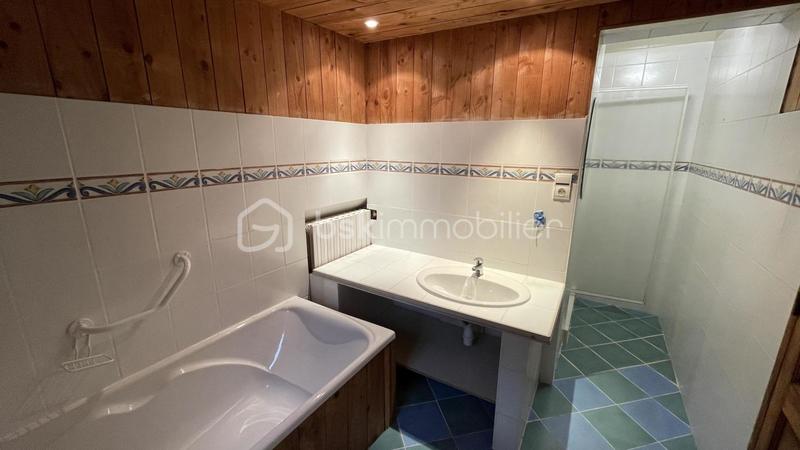 Propriété - 280 m² - 12 pièces