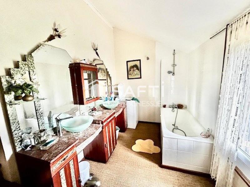 Maison - 189 m² - 8 pièces