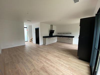 Maison - 102 m² - 4 pièces