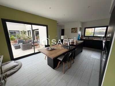 Maison - 157 m² - 4 pièces