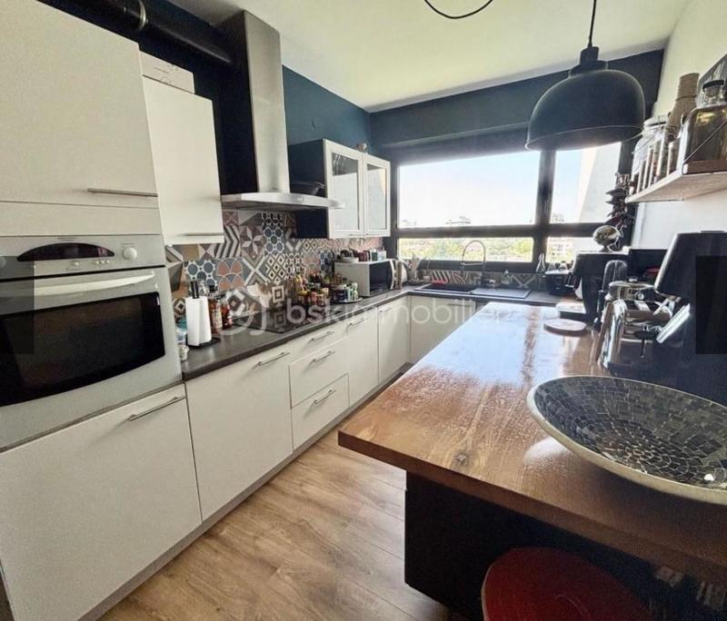 Appartement - 83 m² - 3 pièces