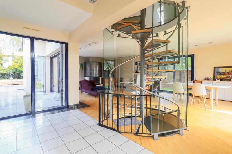 Maison - 206 m² - 5 pièces