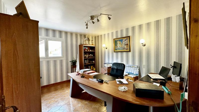 Maison - 348 m² - 11 pièces