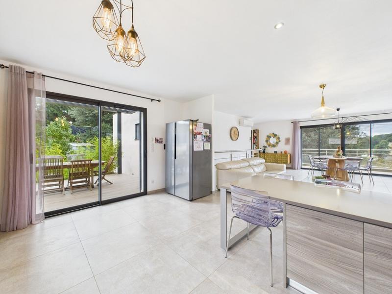 Maison contemporaine - 134 m² - 5 pièces