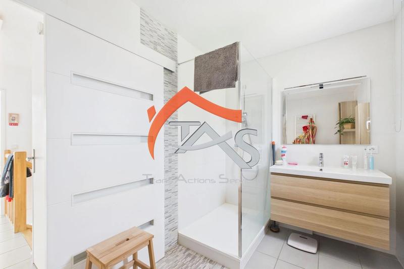 Maison - 86 m² - 4 pièces