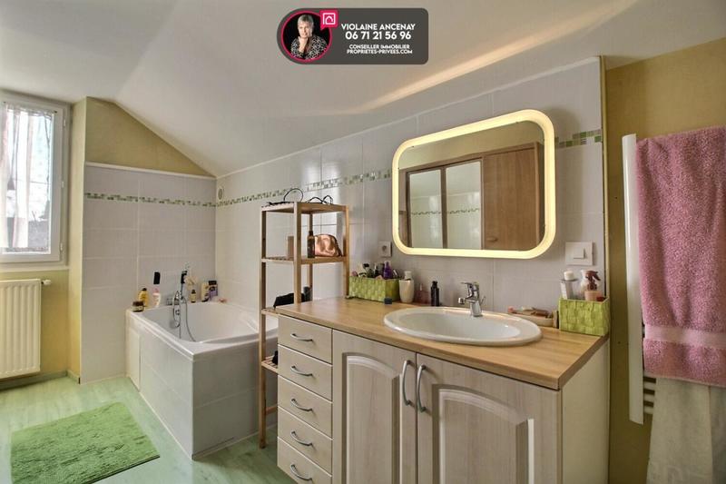 Maison - 159 m² - 8 pièces