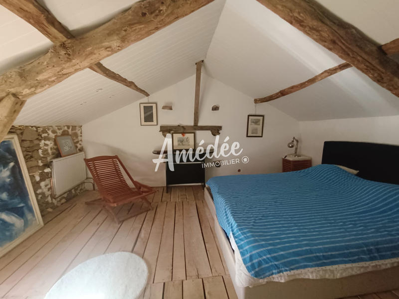 Maison traditionnelle - 195 m² - 9 pièces