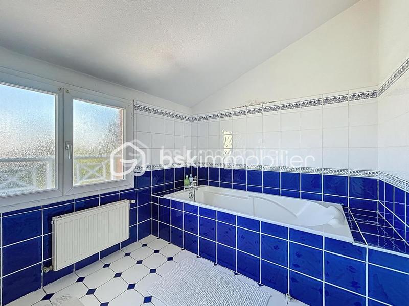 Maison - 138 m² - 6 pièces