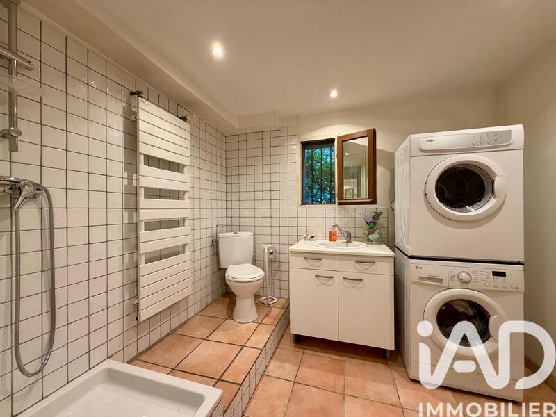 Maison - 220 m² - 6 pièces