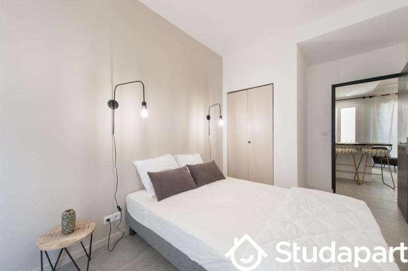 Chambre - 14 m² - 1 pièce