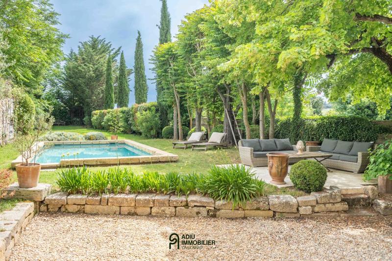 Mas - 300 m² - 7 pièces