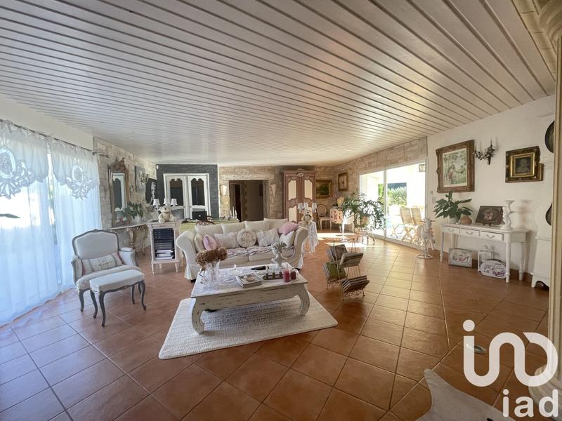 Maison - 240 m² - 5 pièces