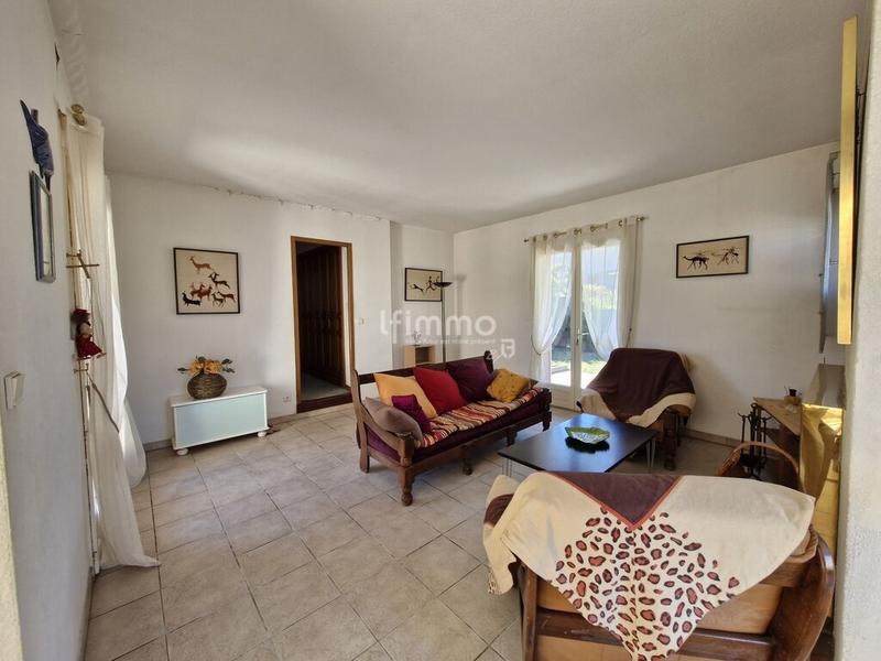 Maison - 94 m² - 7 pièces