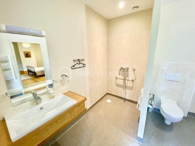 Demeure - 641 m² - 17 pièces