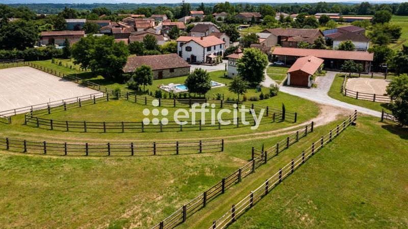 Maison - 306 m² - 8 pièces