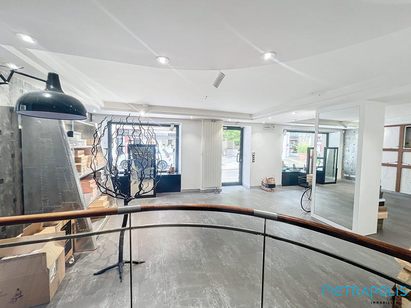 Fonds de commerce - Local commercial - 105 m²