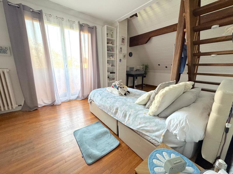 Maison - 177 m² - 7 pièces