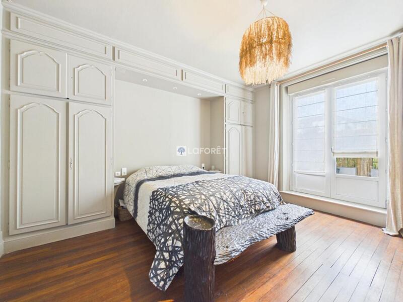 Propriété - 191 m² - 6 pièces