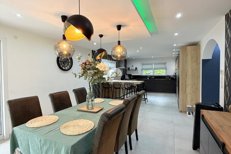 Maison contemporaine - 186 m² - 7 pièces