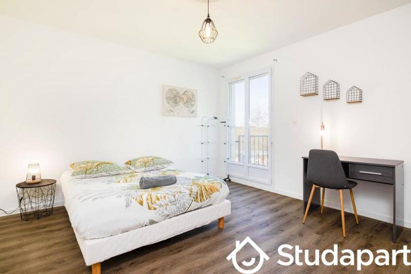 Chambre - 9 m² - 1 pièce