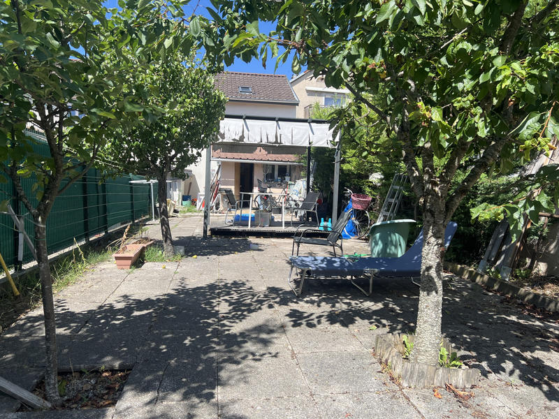 Maison - 244 m² - 10 pièces