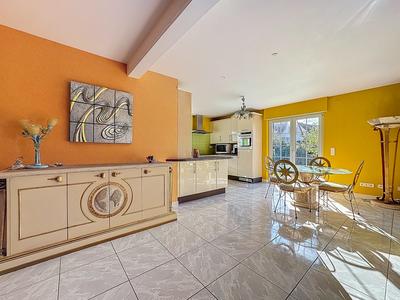 Maison - 193 m² - 7 pièces