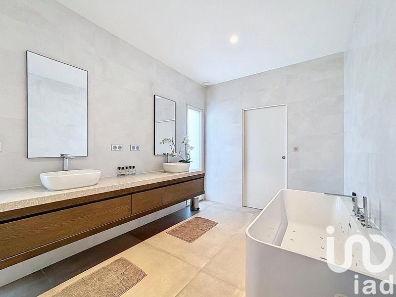 Maison de maîtres - 280 m² - 10 pièces