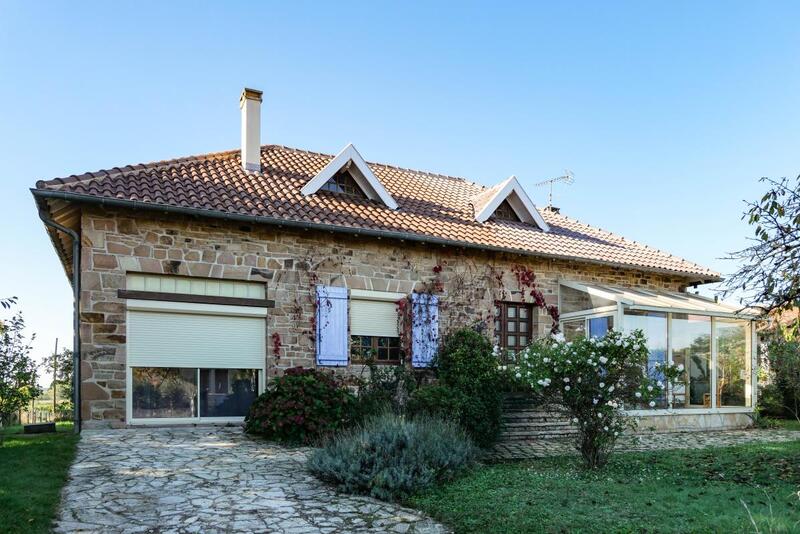 Maison - 185 m² - 9 pièces