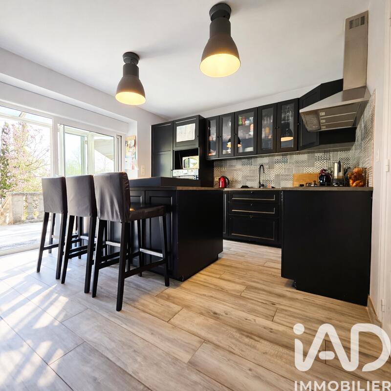 Maison - 191 m² - 7 pièces