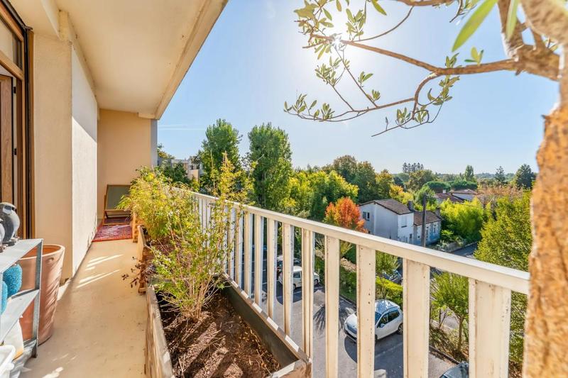 Appartement - 100 m² - 4 pièces