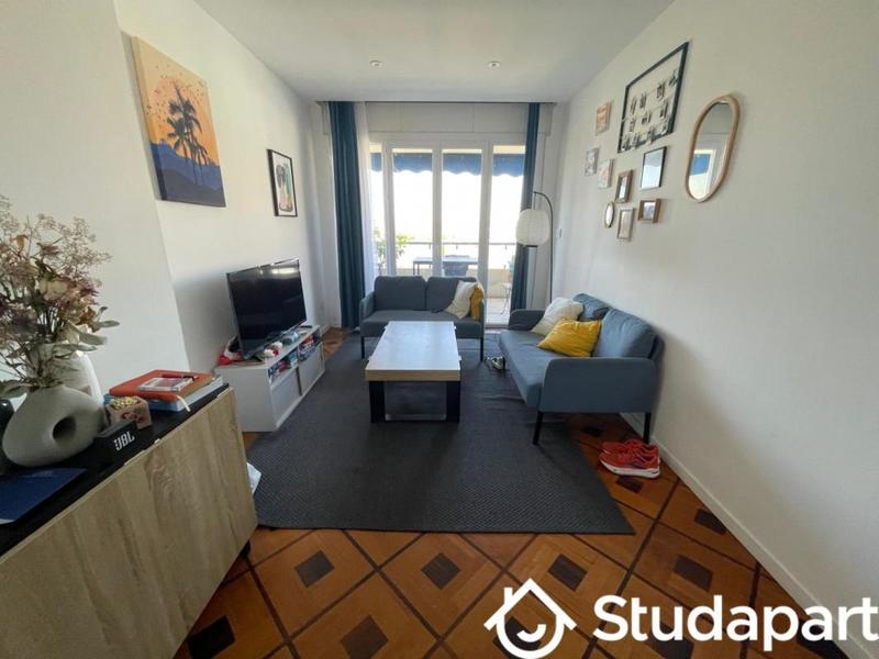 Chambre - 9 m² - 1 pièce