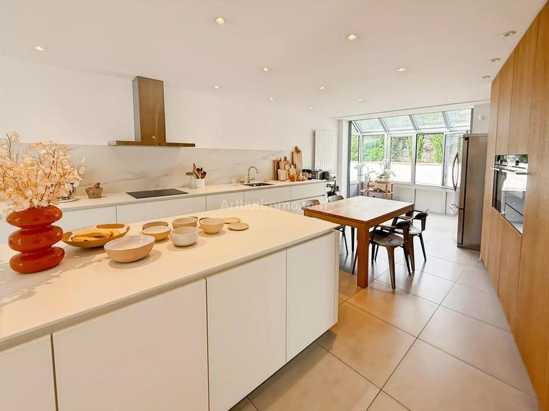 Maison - 312 m² - 7 pièces