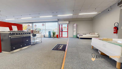Local commercial - 839 m² - 6 pièces