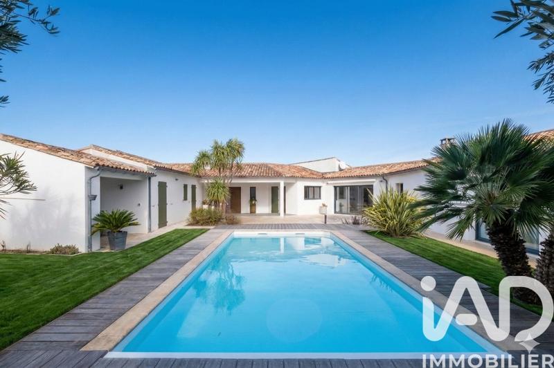 Maison - 219 m² - 6 pièces