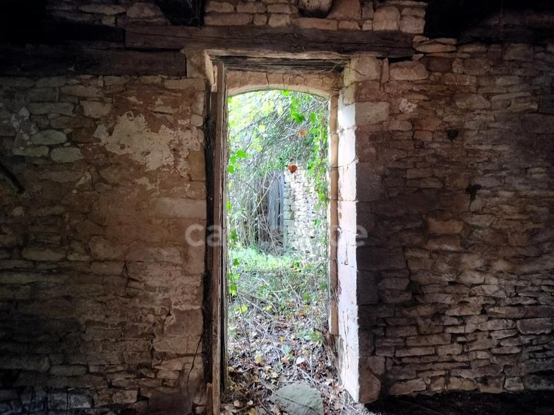 Maison - 300 m² - 2 pièces