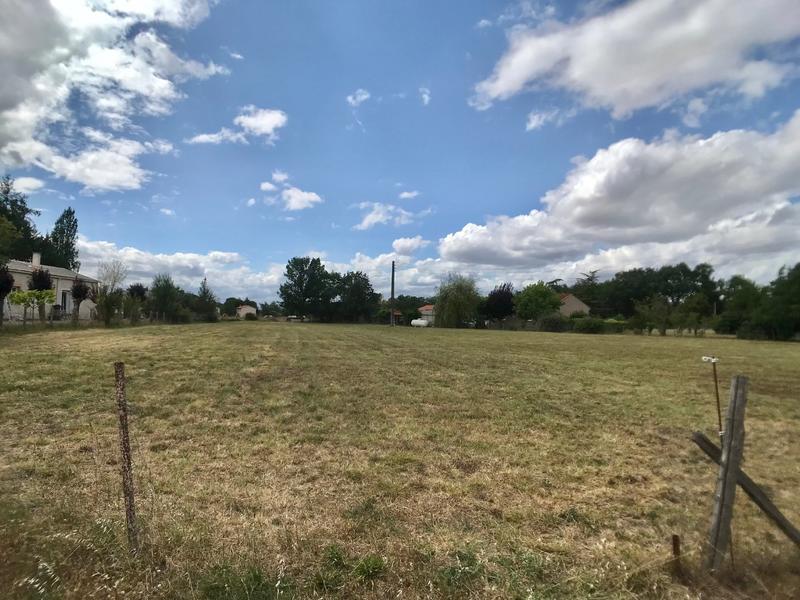 Terrain constructible - 1 300 m²