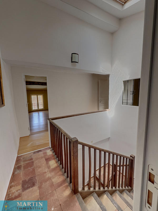 Maison - 213 m² - 9 pièces