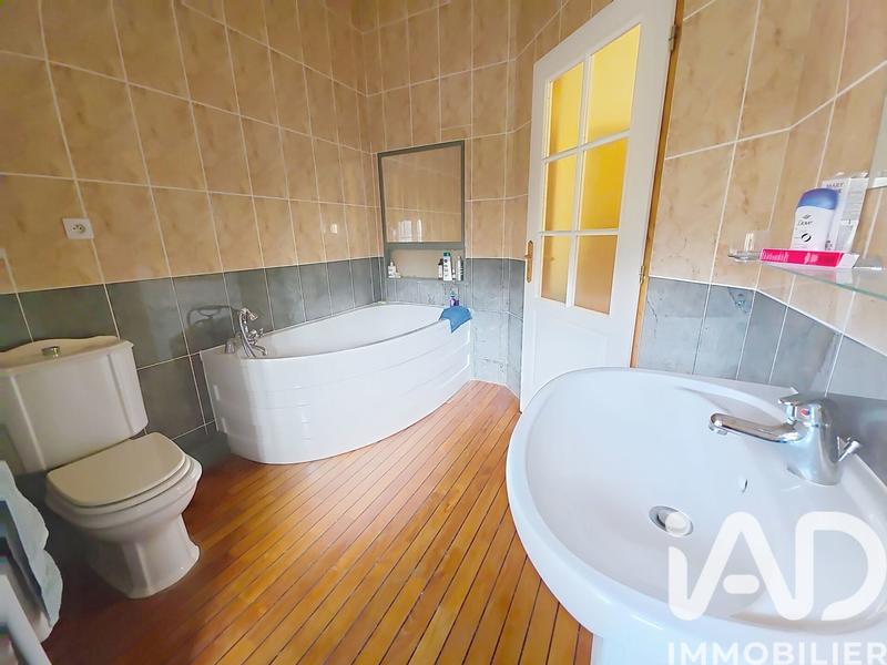 Maison - 290 m² - 8 pièces