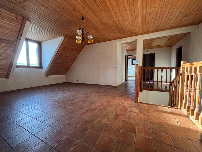 Maison - 225 m² - 8 pièces