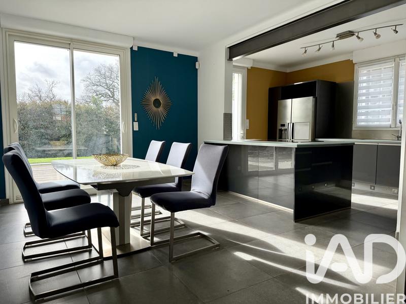 Maison - 196 m² - 7 pièces